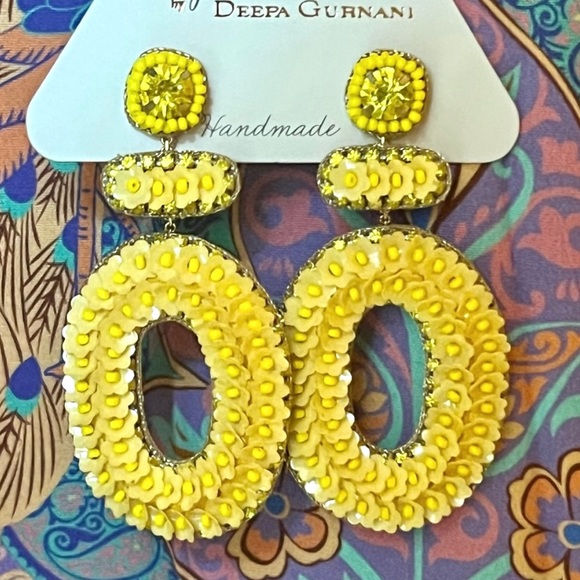 NWT Deepa Gurnani Beaded Crystal Flower Chandeliers - Picture 9 of 16